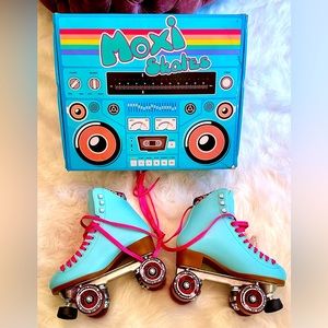 Moxi Beach bunny outdoor skates - Blue sky size